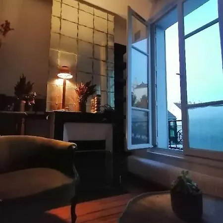 Appartamento Avec Vue Exceptionnelle A Montmartre.