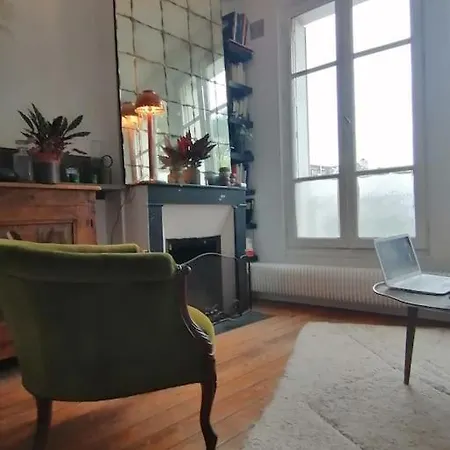 Appartamento Avec Vue Exceptionnelle A Montmartre. *